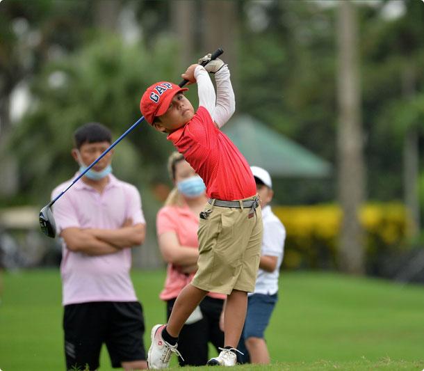 Đâu là độ tuổi thích hợp để trẻ bắt đầu tập golf